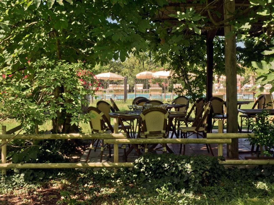 Hotel-Restaurant Le Moulin De La Camandoule ファイエンス エクステリア 写真