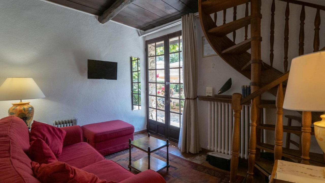 Hotel-Restaurant Le Moulin De La Camandoule ファイエンス エクステリア 写真