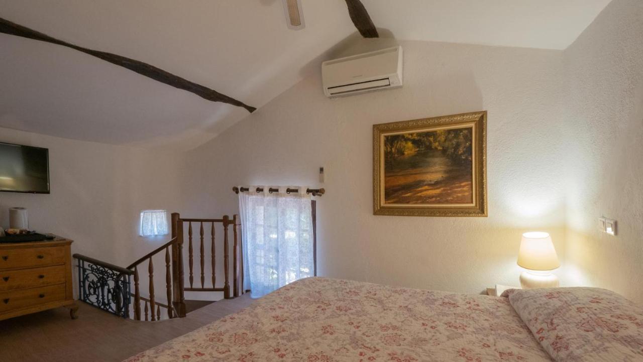 Hotel-Restaurant Le Moulin De La Camandoule ファイエンス エクステリア 写真